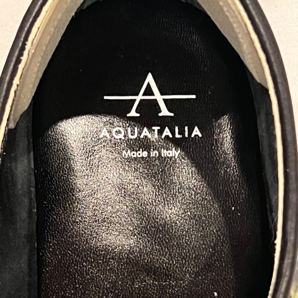 Stunning Aquatalia Snake Embossed Slip Ons - Picture 10 of 11
